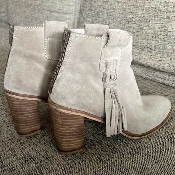 Seychelles Taupe Suede Boots Size 9 - Picture 6 of 9